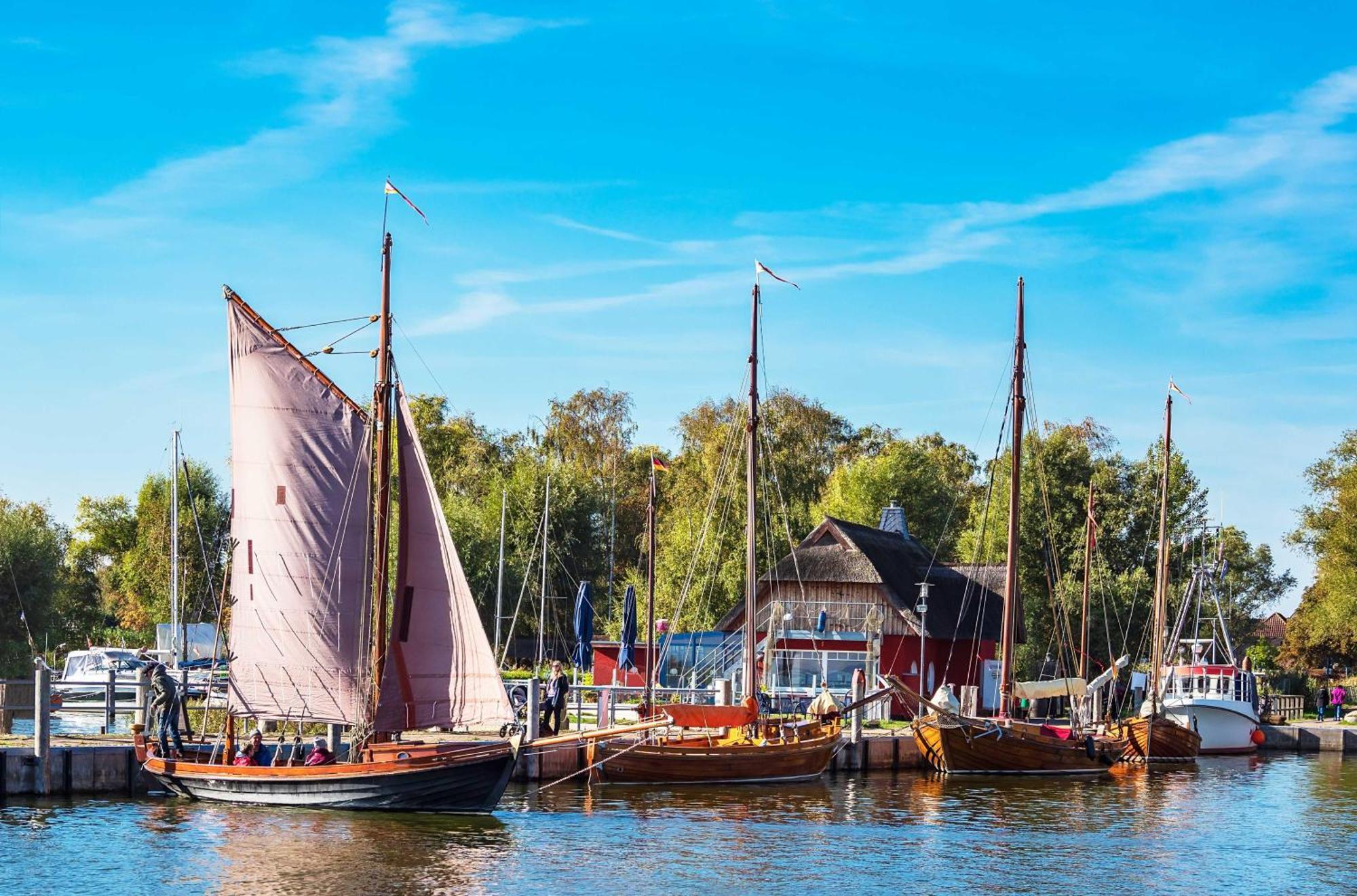Achterndieck In Der Alten Seefahrtschule ヴストロ エクステリア 写真